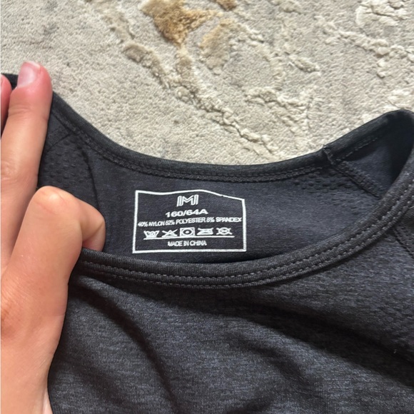 Cropped Workout Top - Picture 4 of 4